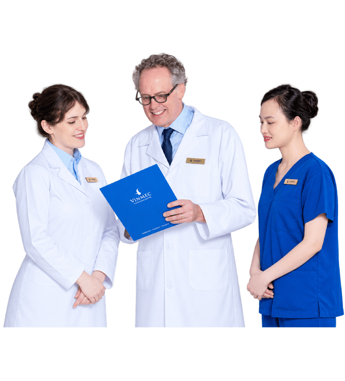 Vinmec doctors welcoming an international patient